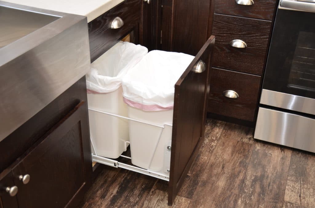 Kitchen Features Hide-away Garbage